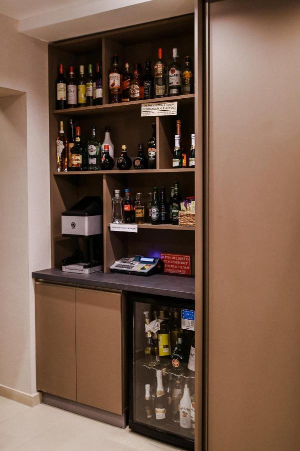 Sohaz Panzio Es Apartmanhaz Szolnok Eksteriør billede