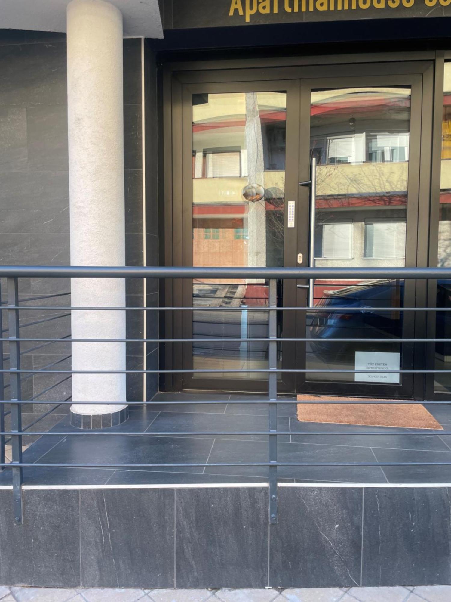 Sohaz Panzio Es Apartmanhaz Szolnok Eksteriør billede
