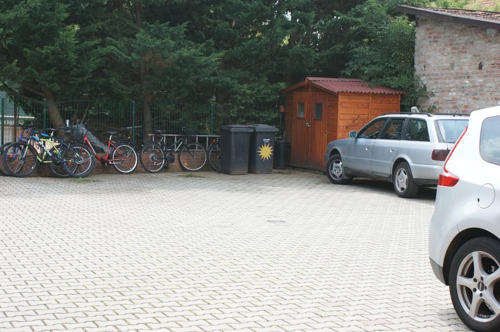 Sohaz Panzio Es Apartmanhaz Szolnok Eksteriør billede